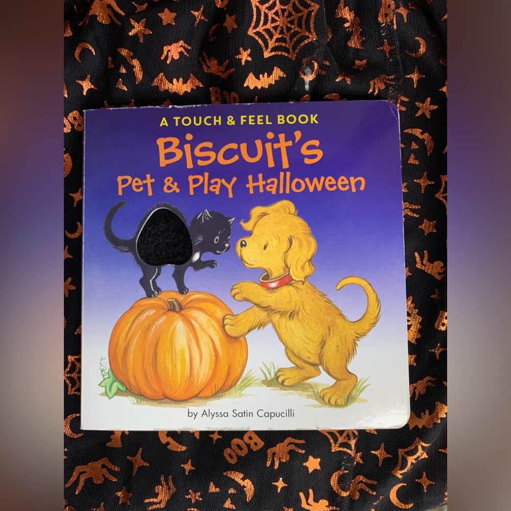 Biscuit's Pet & Play Halloween-Touch & Feel Board Book